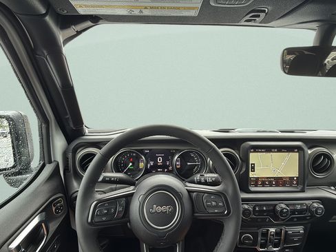 Used 2023 Jeep Wrangler Unlimited w/ Cold Weather Group AWD/4WD image 9