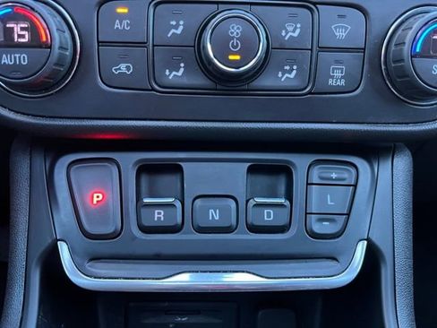 Used 2020 GMC Terrain SLE w/ GMC Pro Grade Package image 23