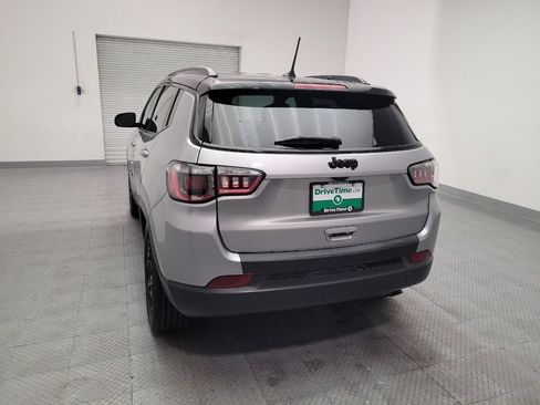 Used 2022 Jeep Compass Latitude w/ Convenience Group FWD image 6