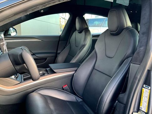 Used 2021 Tesla Model S Plaid image 25