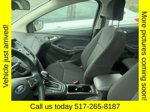 Used 2017 Ford Focus SE FWD image 3