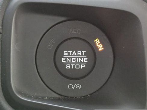 Used 2024 Jeep Gladiator Mojave w/ Convenience Group image 32