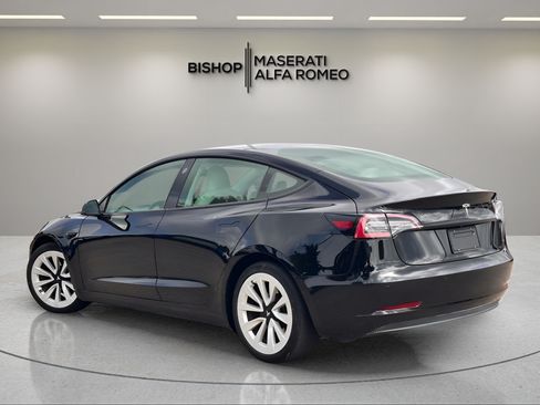 Used 2021 Tesla Model 3 Standard Range Plus RWD image 3