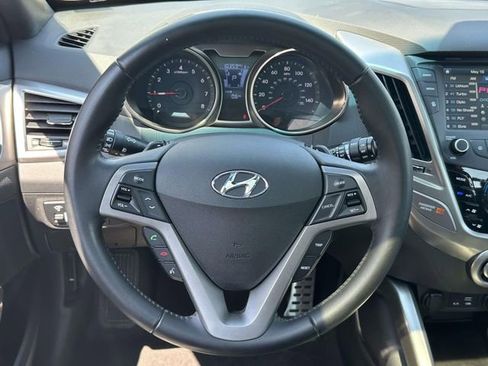 Used 2016 Hyundai Veloster w/ Option Group 03 FWD image 17