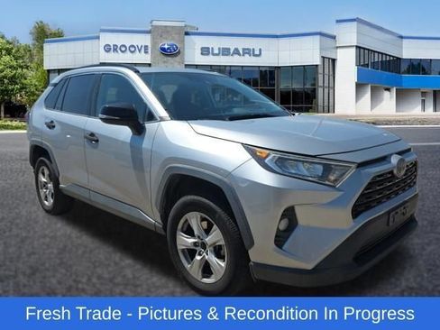 Used 2019 Toyota RAV4 XLE w/ Convenience Package AWD/4WD image 9