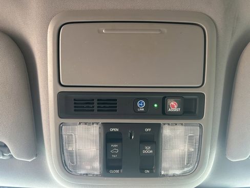 Used 2019 Honda Odyssey Touring image 17