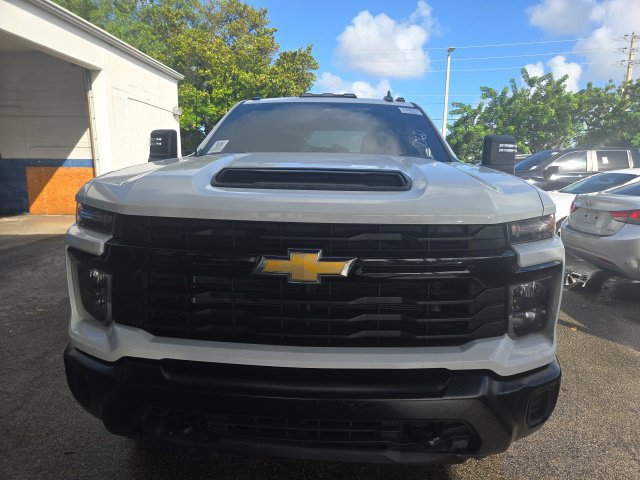 Used 2024 Chevrolet Silverado 3500 W/T AWD/4WD image 2