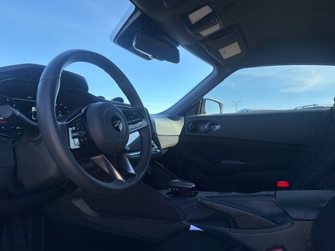 Certified 2025 Nissan Z Sport w/ Floor Mat Package image 37