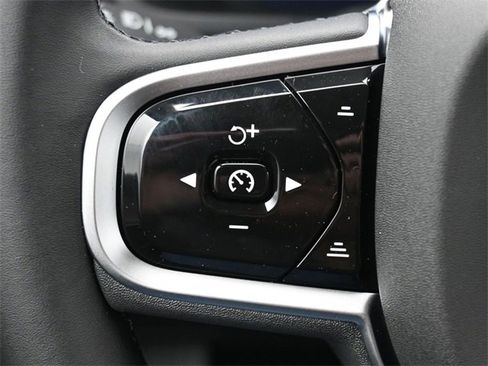 New 2026 Volvo XC90 B6 Plus w/ Protection Package Premier image 23