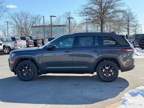 New 2026 Jeep Grand Cherokee Laredo image 10