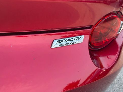Used 2018 MAZDA MX-5 Miata RF Grand Touring RWD image 13