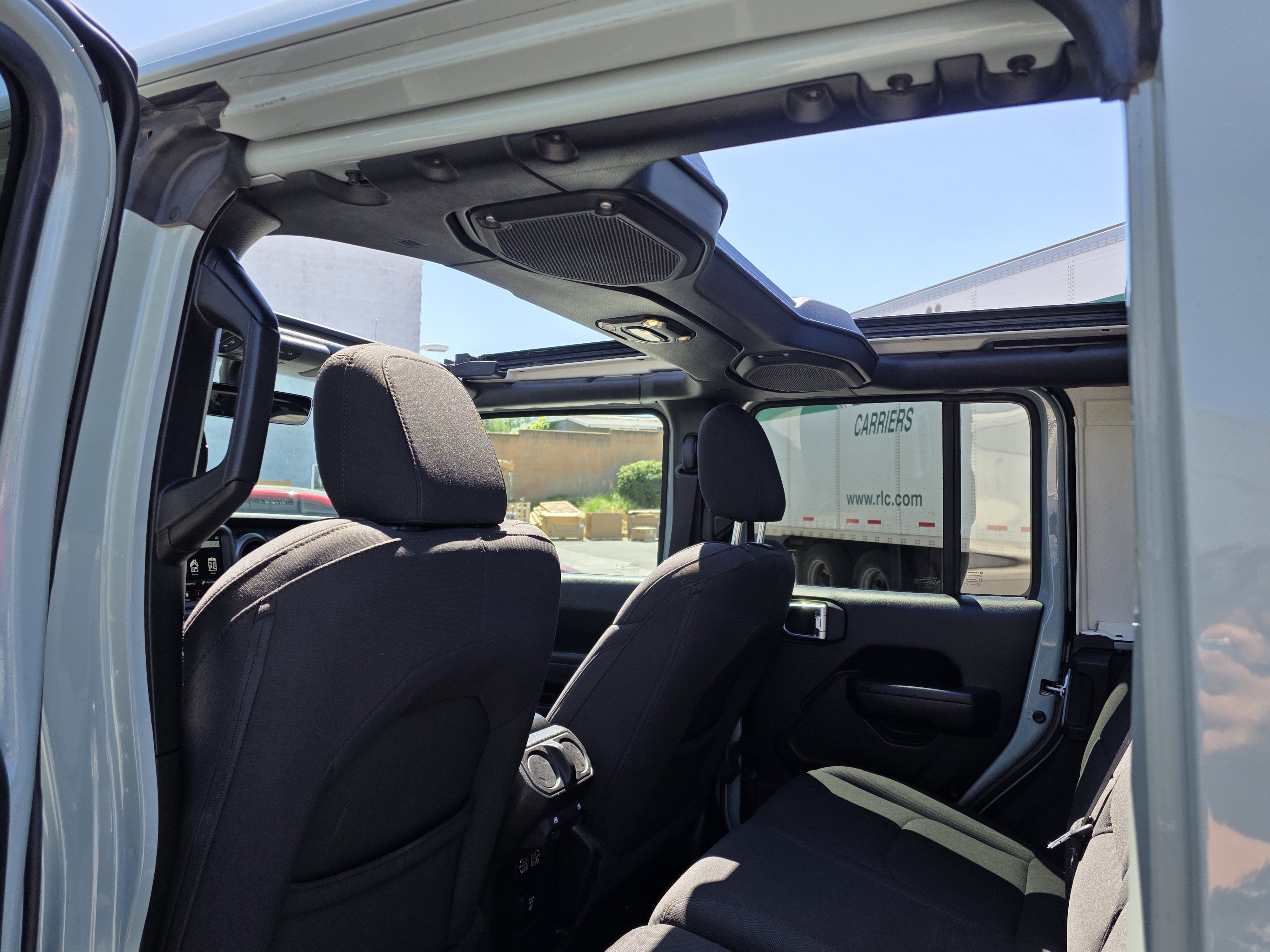 Certified 2023 Jeep Wrangler Unlimited w/ Sun & Screen Package AWD/4WD image 11