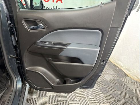 Used 2018 Chevrolet Colorado Z71 AWD/4WD image 14