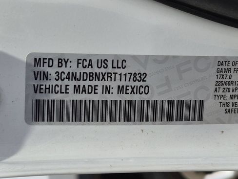 Used 2024 Jeep Compass Latitude AWD/4WD image 30