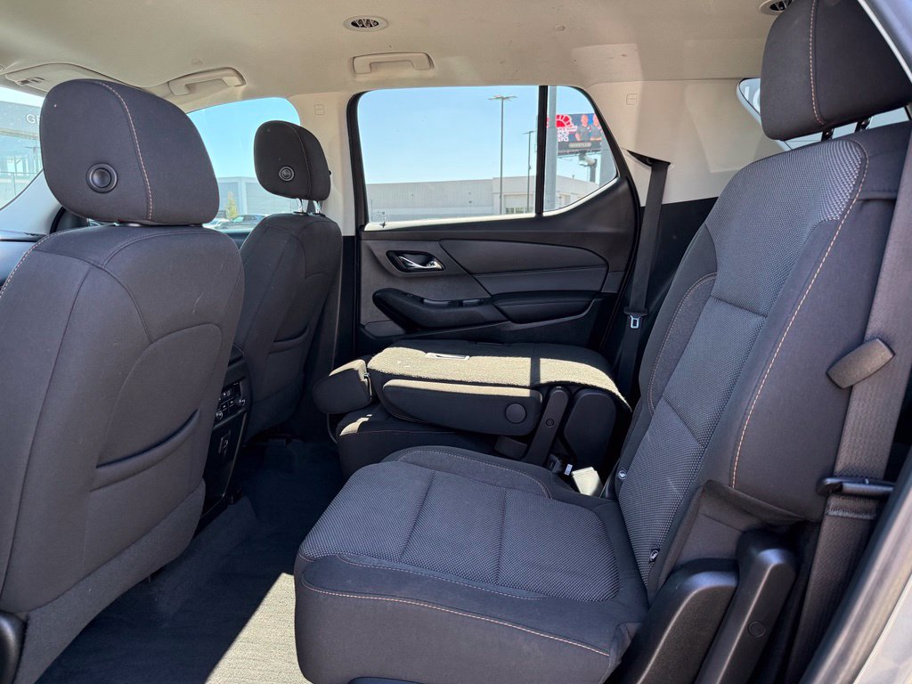 Used 2021 Chevrolet Traverse LT FWD image 18