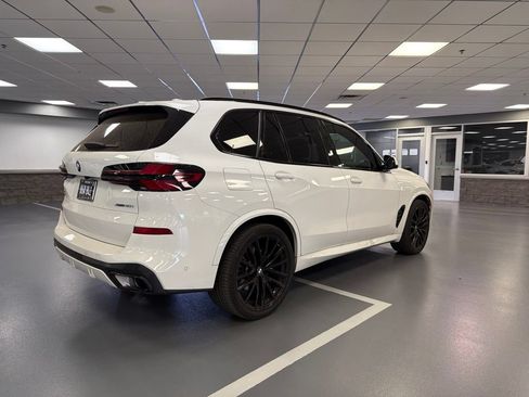 Used 2024 BMW X5 xDrive40i w/ M Sport Package AWD/4WD image 4