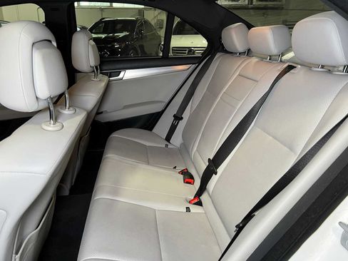 Used 2014 Mercedes-Benz C 300 4MATIC Sedan image 19