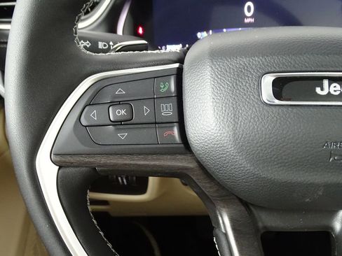 New 2025 Jeep Grand Cherokee L Limited image 29