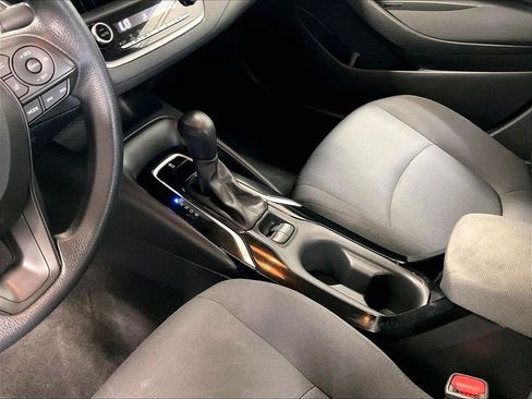 Used 2021 Toyota Corolla LE w/ LE Convenience Package FWD image 20