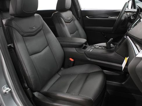 New 2026 Cadillac XT5 Premium Luxury w/ Driver Assist Package image 17