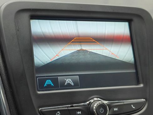 Used 2017 Chevrolet Malibu LT FWD image 7