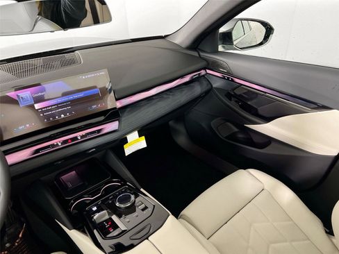 New 2026 BMW 530i xDrive w/ Premium Package AWD/4WD image 22
