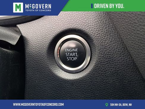 Used 2025 Toyota Corolla SE FWD image 24