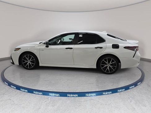 Used 2021 Toyota Camry SE FWD image 9