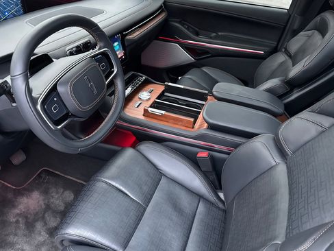 Used 2025 Lincoln Navigator L Black Label image 10