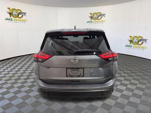 Used 2024 Nissan Rogue SV AWD/4WD image 9