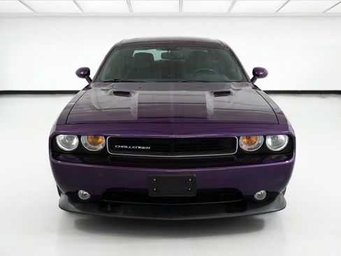 Used 2014 Dodge Challenger SRT8 RWD image 2