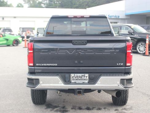 Used 2024 Chevrolet Silverado 2500 LTZ w/ LTZ Convenience Package AWD/4WD image 6