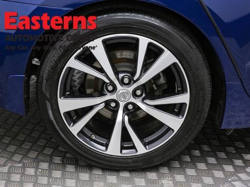 Used 2016 Nissan Maxima Platinum w/ Interior Lighting Package image 34