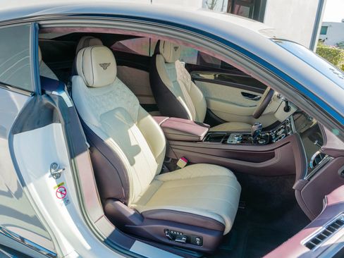 Used 2022 Bentley Continental GT AWD/4WD image 12