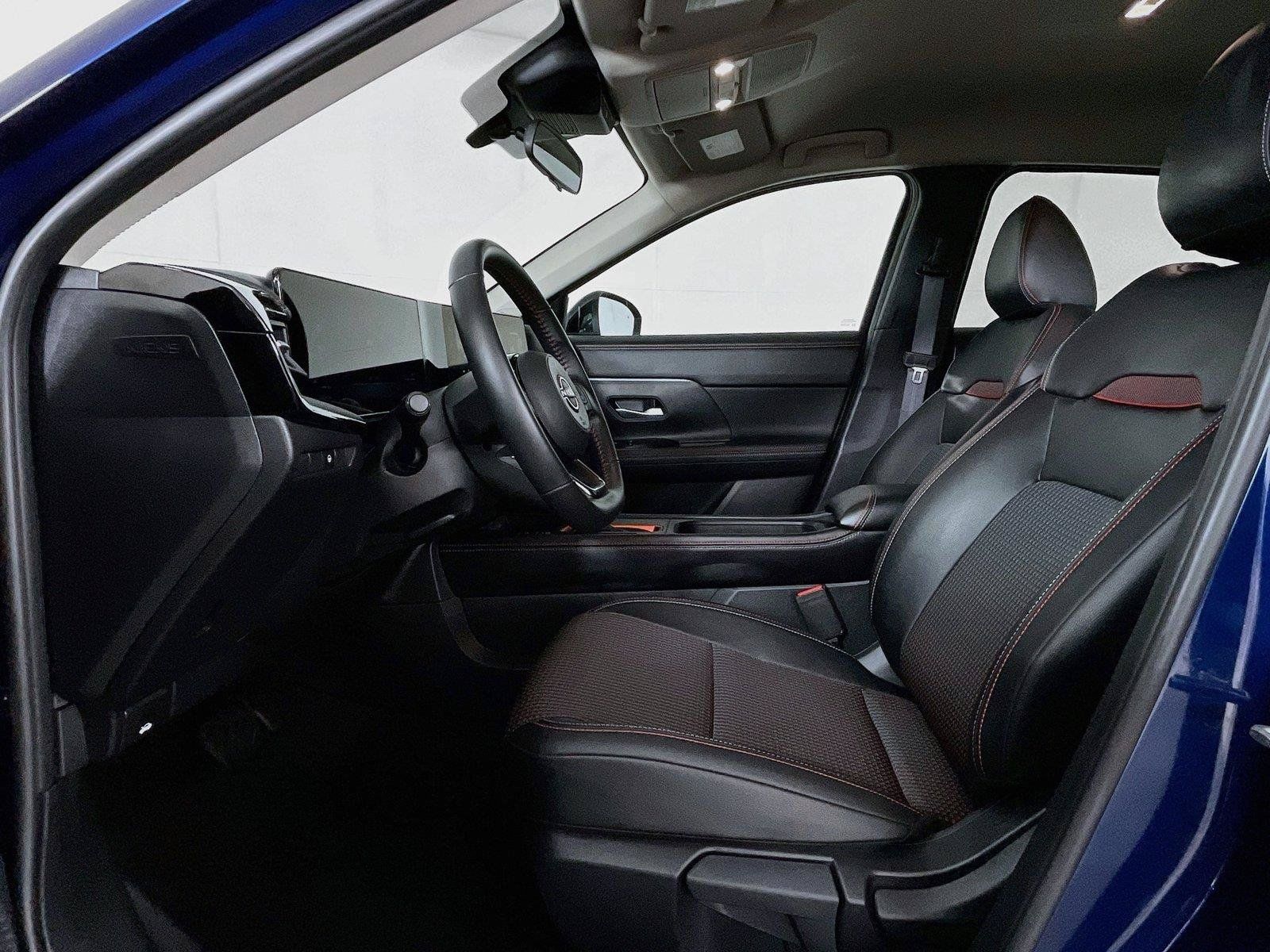 Used 2026 Nissan Kicks SR AWD/4WD image 23