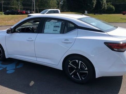 New 2025 Nissan Sentra SV image 8