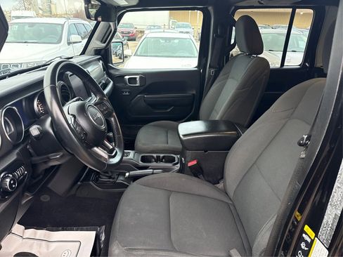 Used 2021 Jeep Gladiator Sport image 11