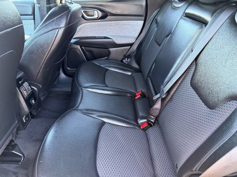 Used 2025 Jeep Compass Latitude AWD/4WD image 27