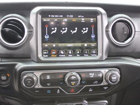 Used 2023 Jeep Wrangler Unlimited Sahara image 15