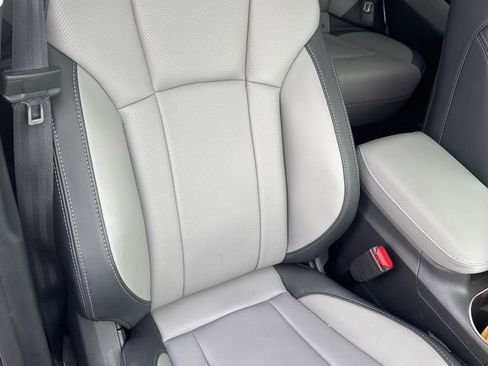 Used 2025 Subaru Outback Limited image 11