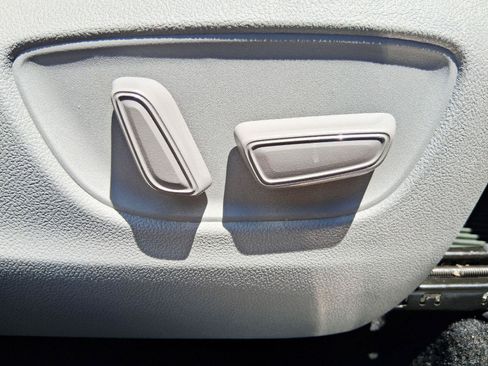 Used 2021 Toyota Highlander Platinum AWD/4WD image 27