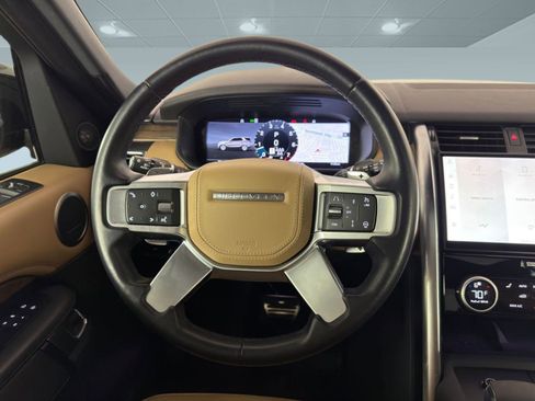 Certified 2023 Land Rover Discovery Metropolitan Edition image 16