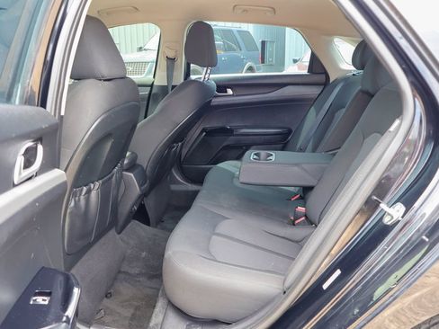 Used 2022 Kia K5 LXS FWD image 9