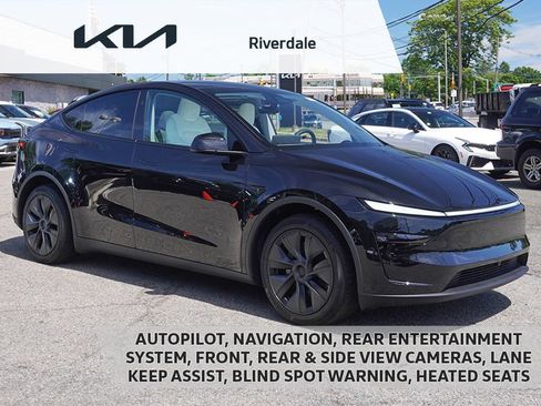 Used 2026 Tesla Model Y Long Range AWD/4WD image 1