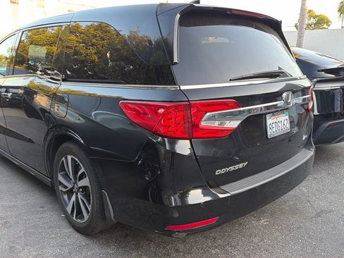 Used 2018 Honda Odyssey Elite image 3