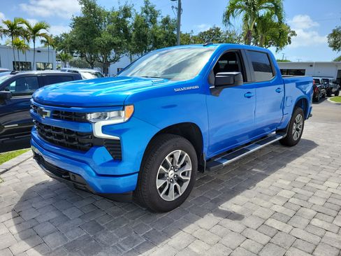Used 2025 Chevrolet Silverado 1500 RST w/ Convenience Package II image 3