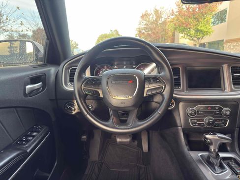 Used 2019 Dodge Charger SXT image 25