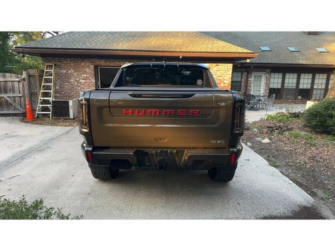Used 2024 GMC Hummer EV 3X w/ LPO, Illumination Package AWD/4WD image 4