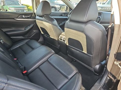 Used 2018 Nissan Maxima 3.5 SV image 11