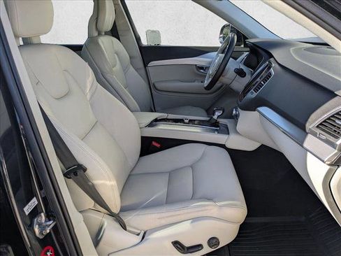 Used 2016 Volvo XC90 T5 Momentum image 23